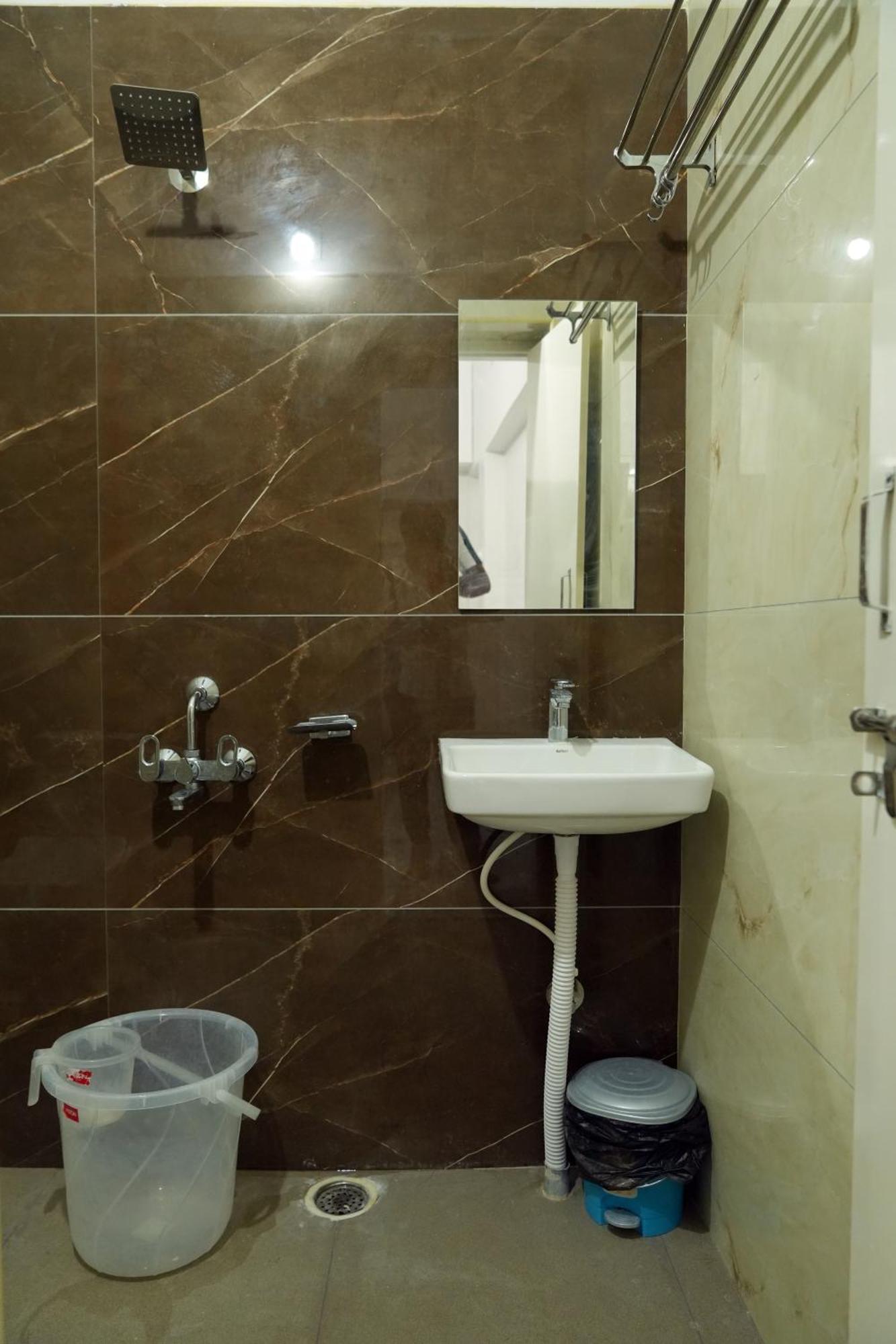 Hill View Paradise - A Luxurious 2bhk's & Private Near Alipiri *