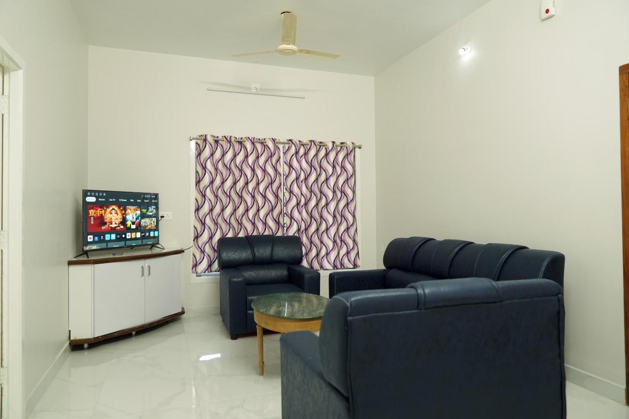Hill View Paradise - A Luxurious 2bhk's & Private Near Alipiri Apartment