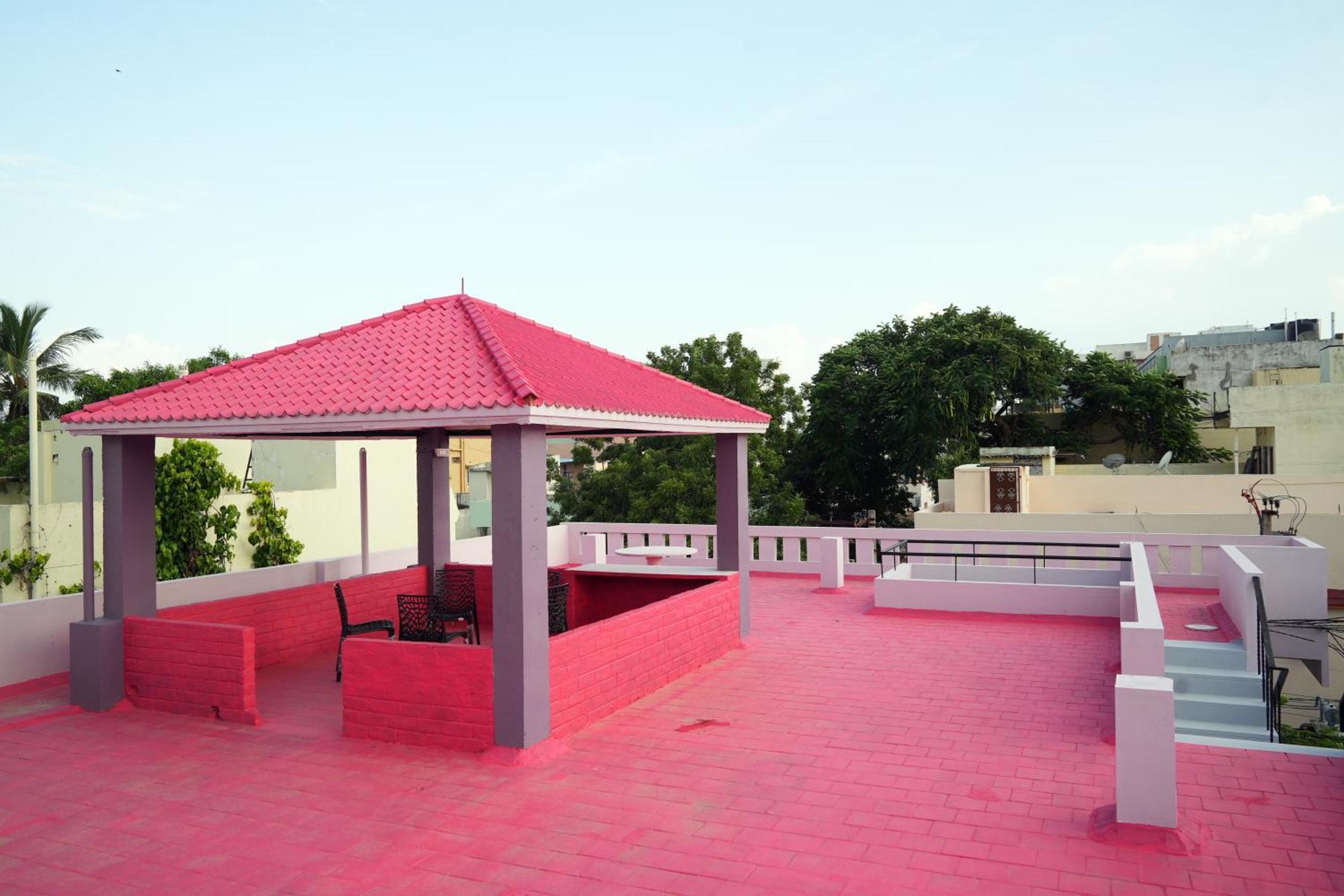 Apartment Hill View Paradise - A Luxurious 2bhk's & Private Near Alipiri *