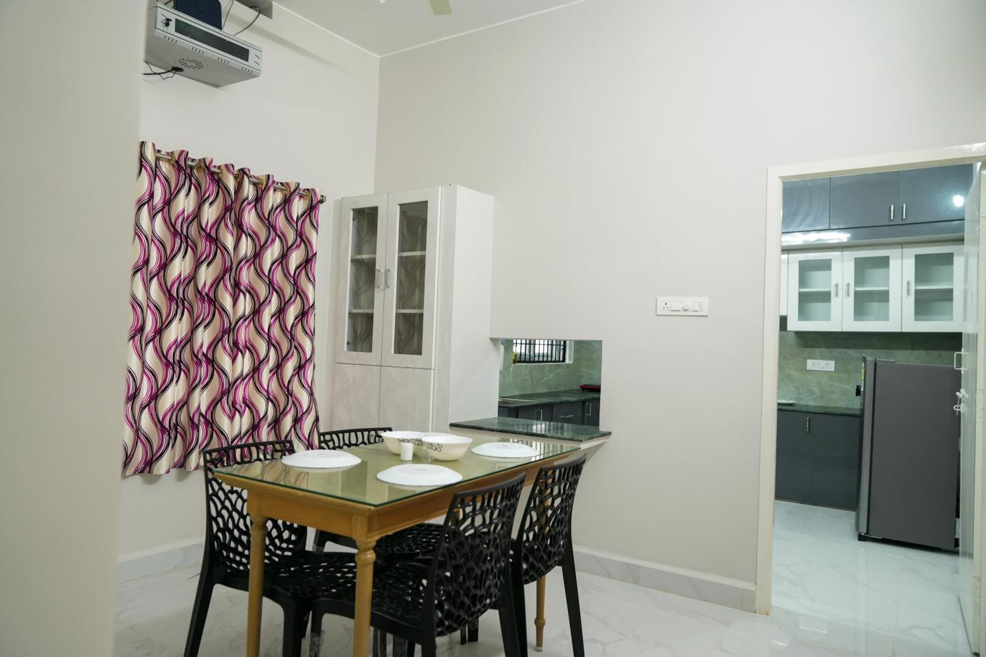 Hill View Paradise - A Luxurious 2bhk's & Private Near Alipiri Apartment
