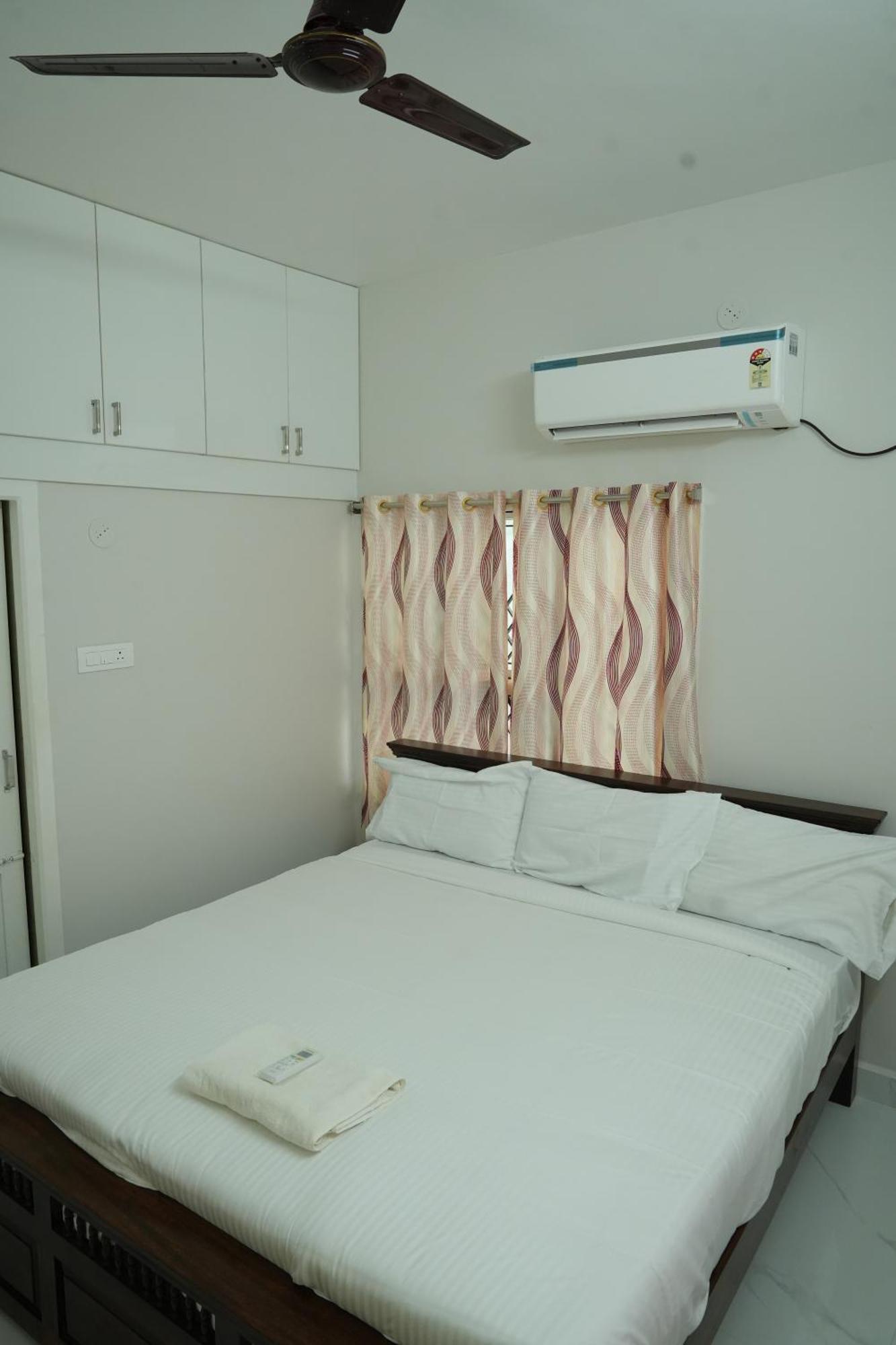 Hill View Paradise - A Luxurious 2bhk's & Private Near Alipiri Apartment *