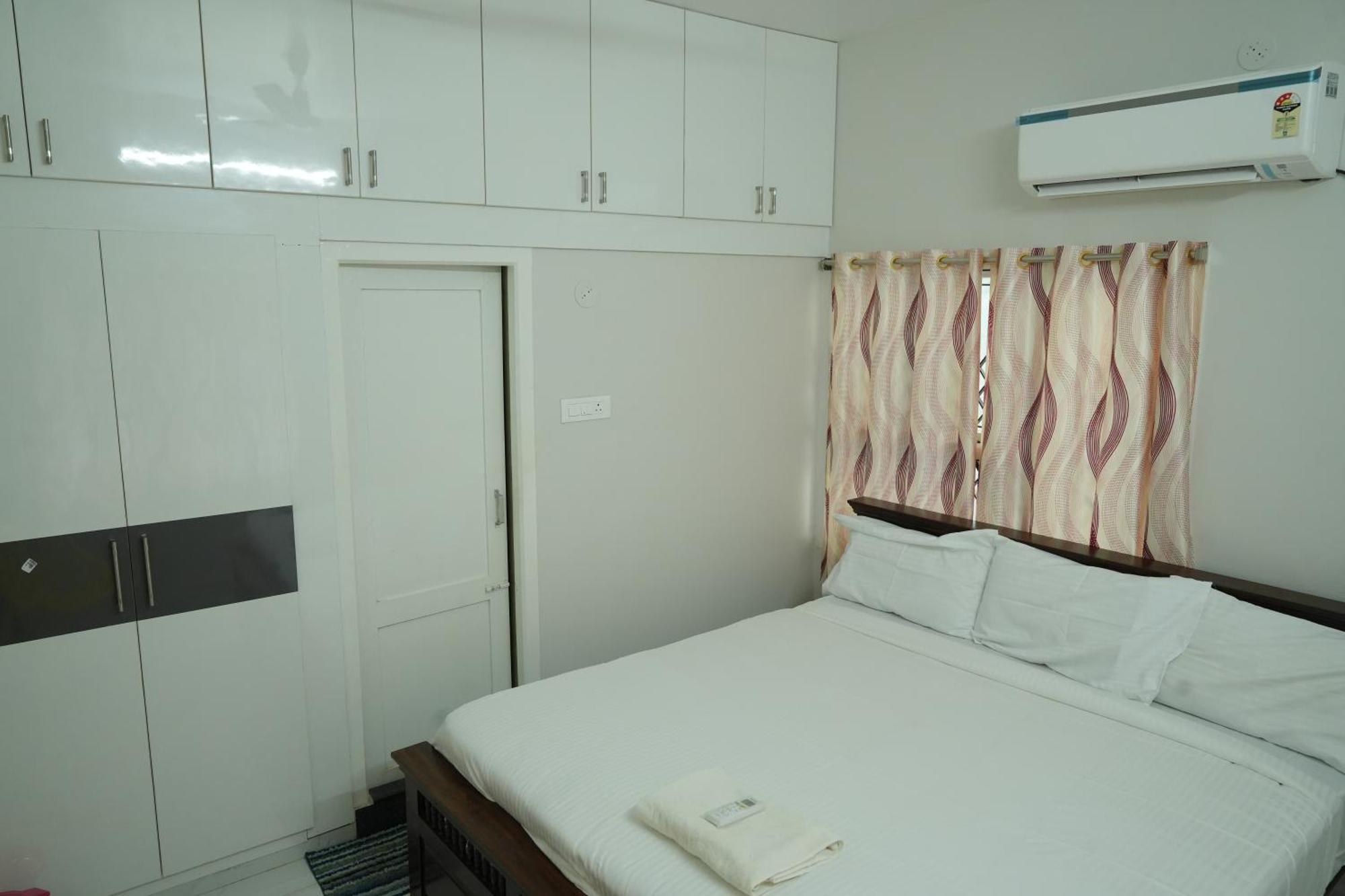 Hill View Paradise - A Luxurious 2bhk's & Private Near Alipiri Apartment *