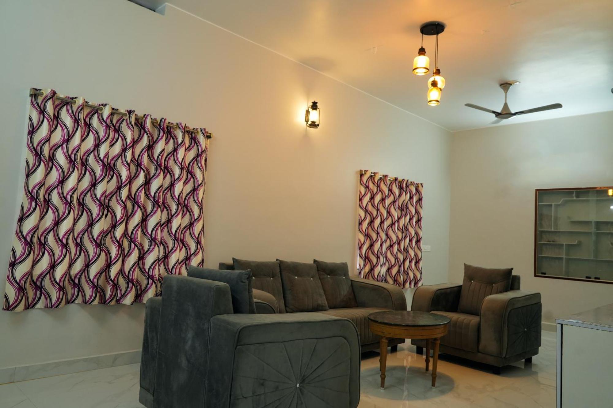 Hill View Paradise - A Luxurious 2bhk's & Private Near Alipiri *