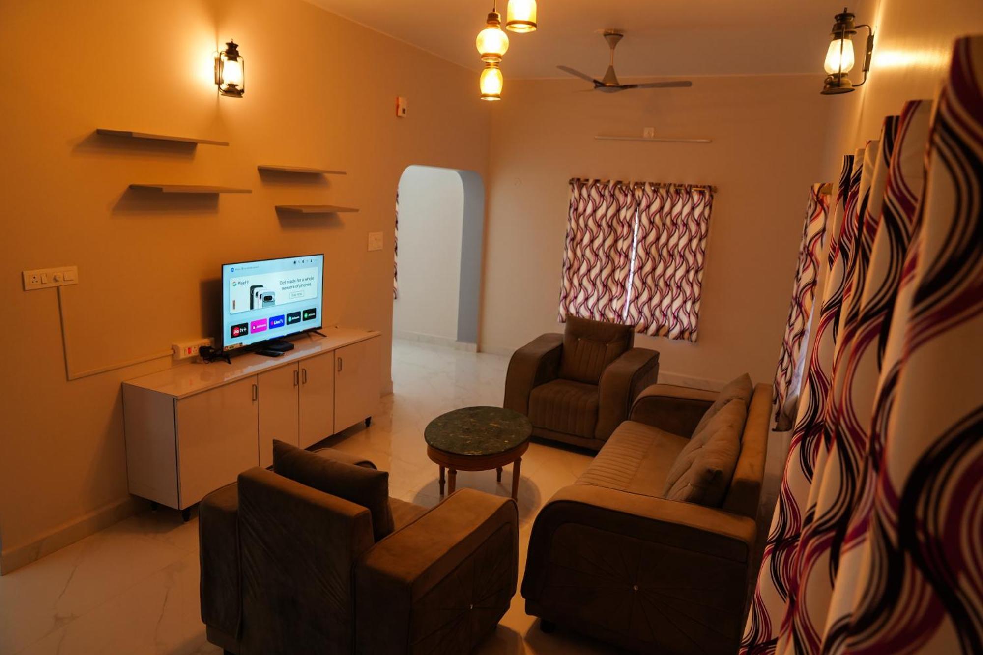 Hill View Paradise - A Luxurious 2bhk's & Private Near Alipiri *