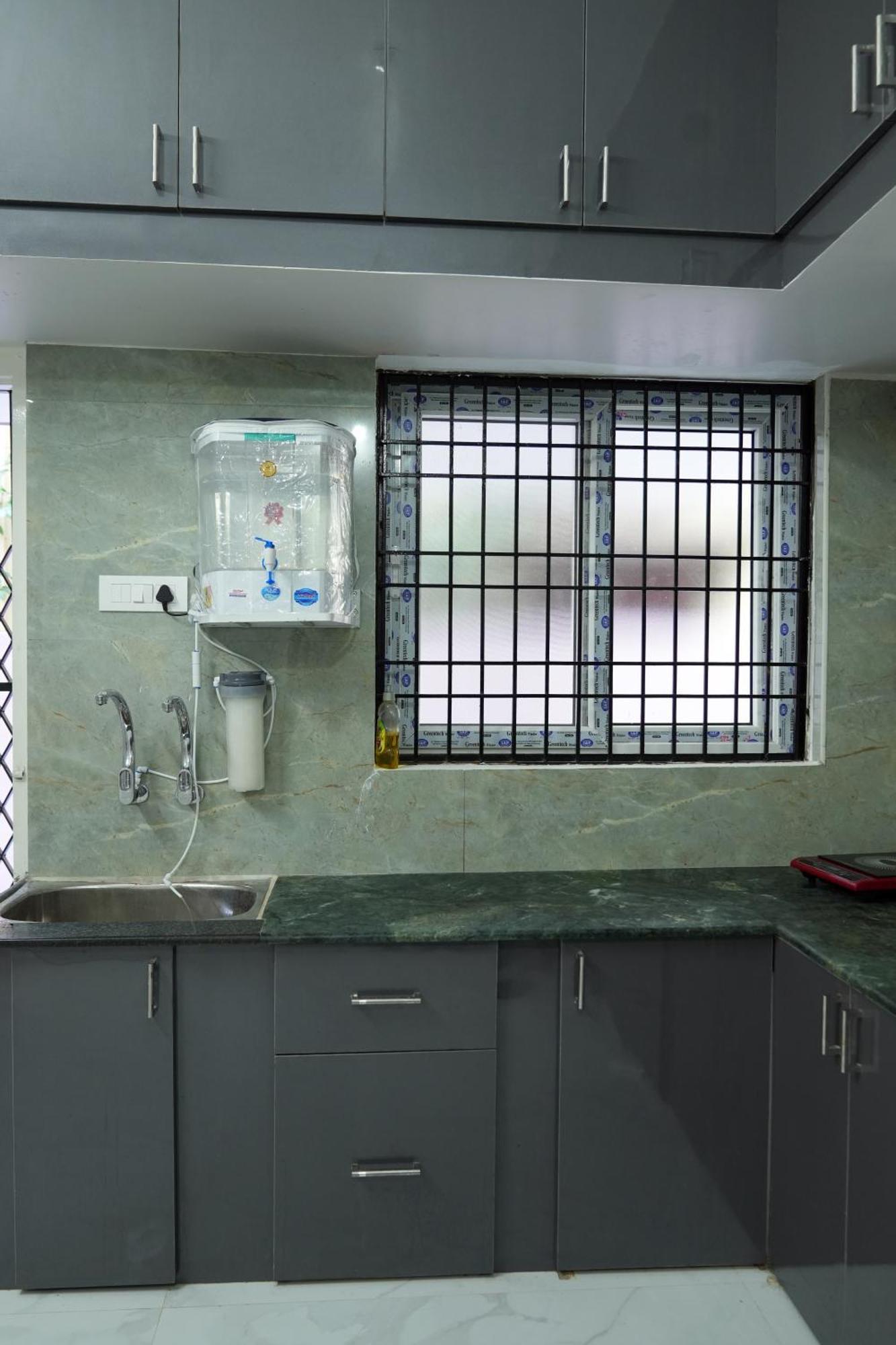 Hill View Paradise - A Luxurious 2bhk's & Private Near Alipiri Apartment *